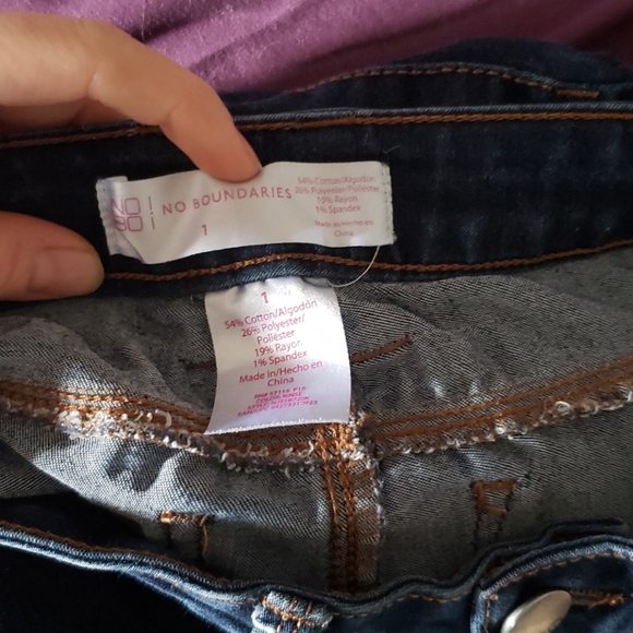 ! No Boundaries Stretchy Jeans - Picture 4 of 5